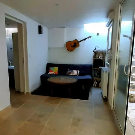 Maison De Rue Avec Grande Terrasse Appartement