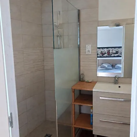 Appartamento Maison De Rue Avec Grande Terrasse