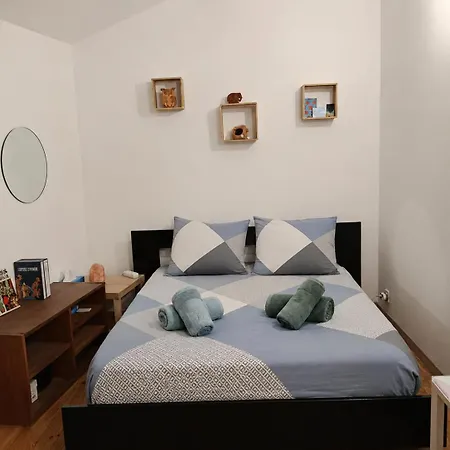 Maison De Rue Avec Grande Terrasse *